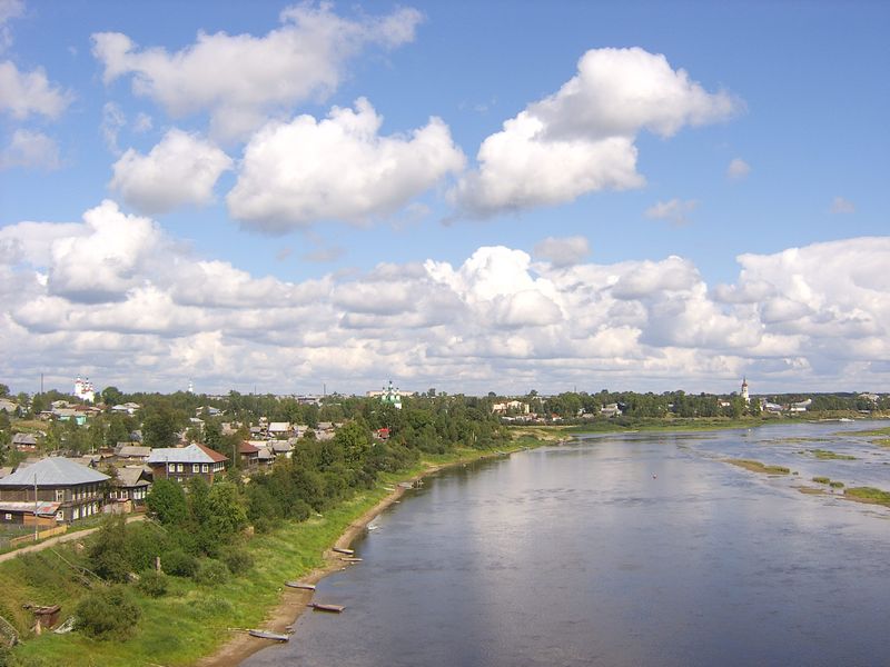 Река сухона города. Сухона Тотьма. Тотьма набережная Сухоны. Река Сухона. Набережная реки Сухоны в Тотьме.